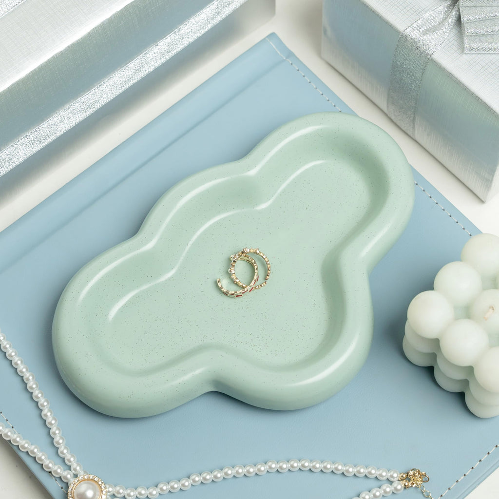 Lynagert Cloud Trinket Dish, Chubby Jewelry Tray, Ceramic Jewelry Ring Trinket Dish for Rings Earrings Necklace Organizer, Mother's Day Thanksgiving Christmas Birthday Bridesmaid Gifts (Silver)