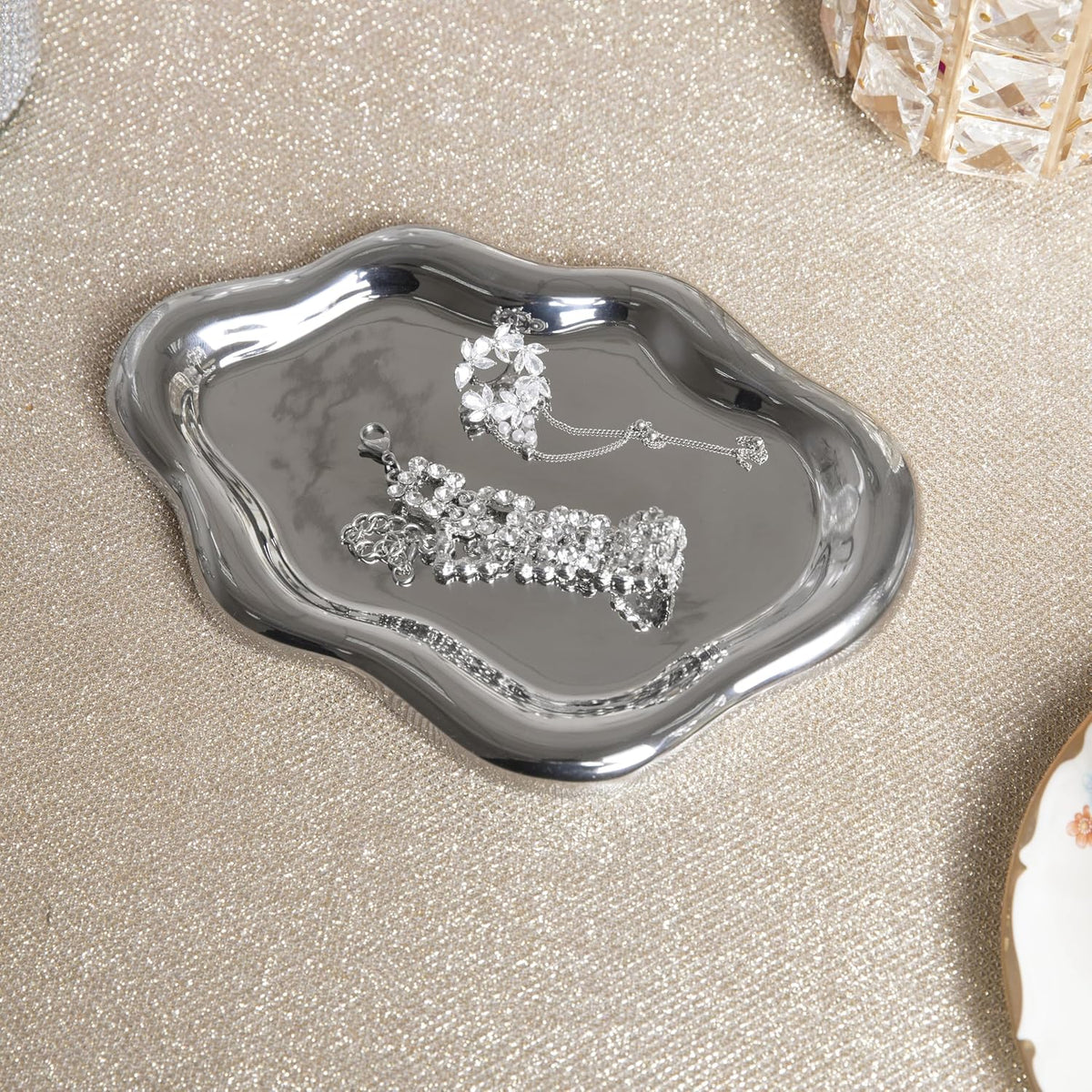 Lynagert Cloud Trinket Dish, Chubby Jewelry Tray, Ceramic Jewelry Ring Trinket Dish for Rings Earrings Necklace Organizer, Mother's Day Thanksgiving Christmas Birthday Bridesmaid Gifts (Silver)